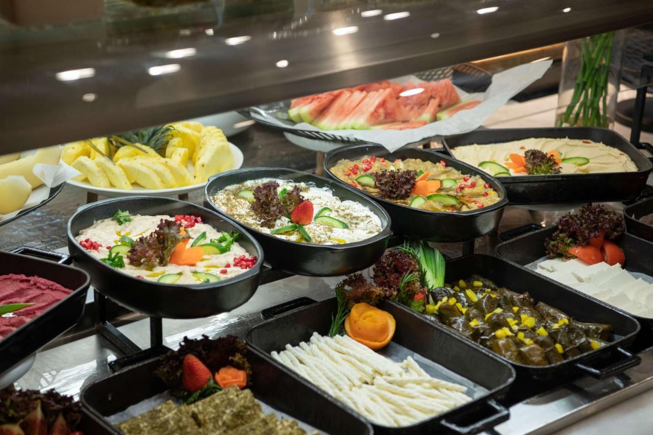 فندق راديسون بلو, كورنيش 5*