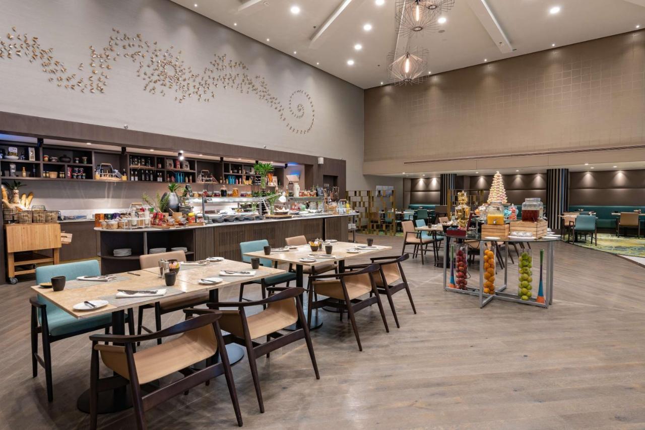 होटल Radisson Blu Hotel, Corniche