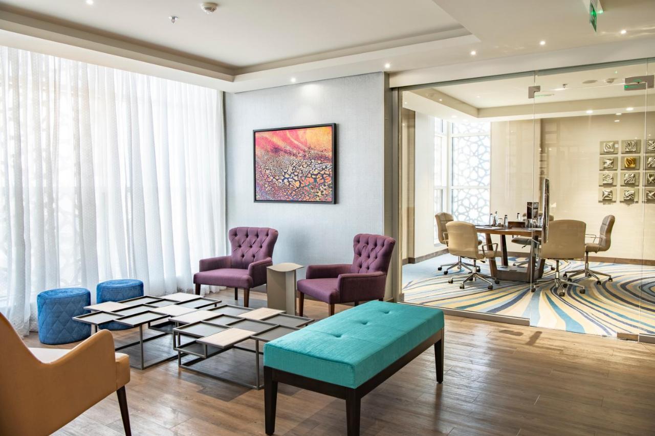 Radisson Blu Hotel, Corniche होटल 4*
